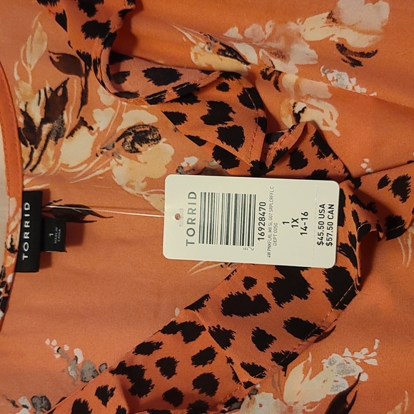 NWT Torrid Top 1x - Picture 3 of 3